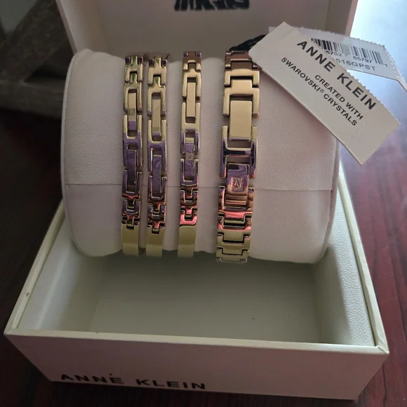 Anne Klein Watch & Bracelet set White/Gold - Picture 5 of 5